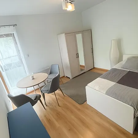 Zajezdnia Hallera Apartment *